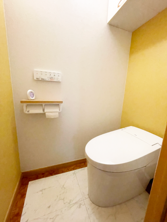 ポップイエローで明るい気分になるトイレ 世田谷区N様邸 ポップイエローで明るい気分になるトイレ 世田谷区N様邸